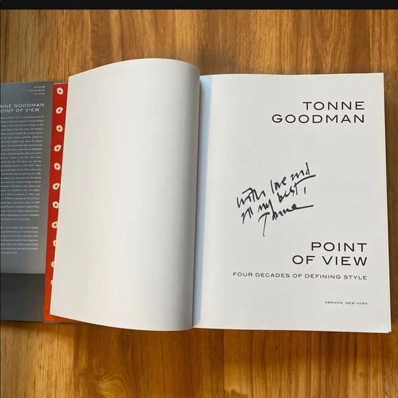 Signed Tonne Goodman coffee table book - Picture 2 of 7